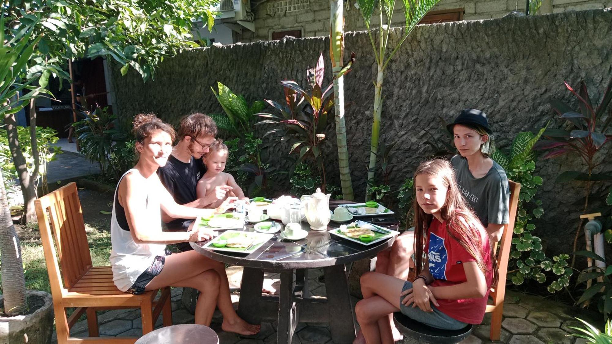 Van Santri Homestay Pemuteran Exteriör bild